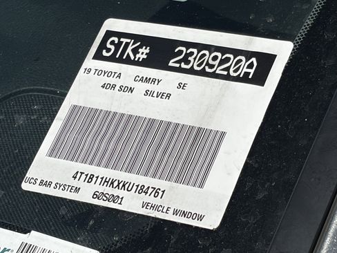 Used 2019 Toyota Camry SE FWD image 10