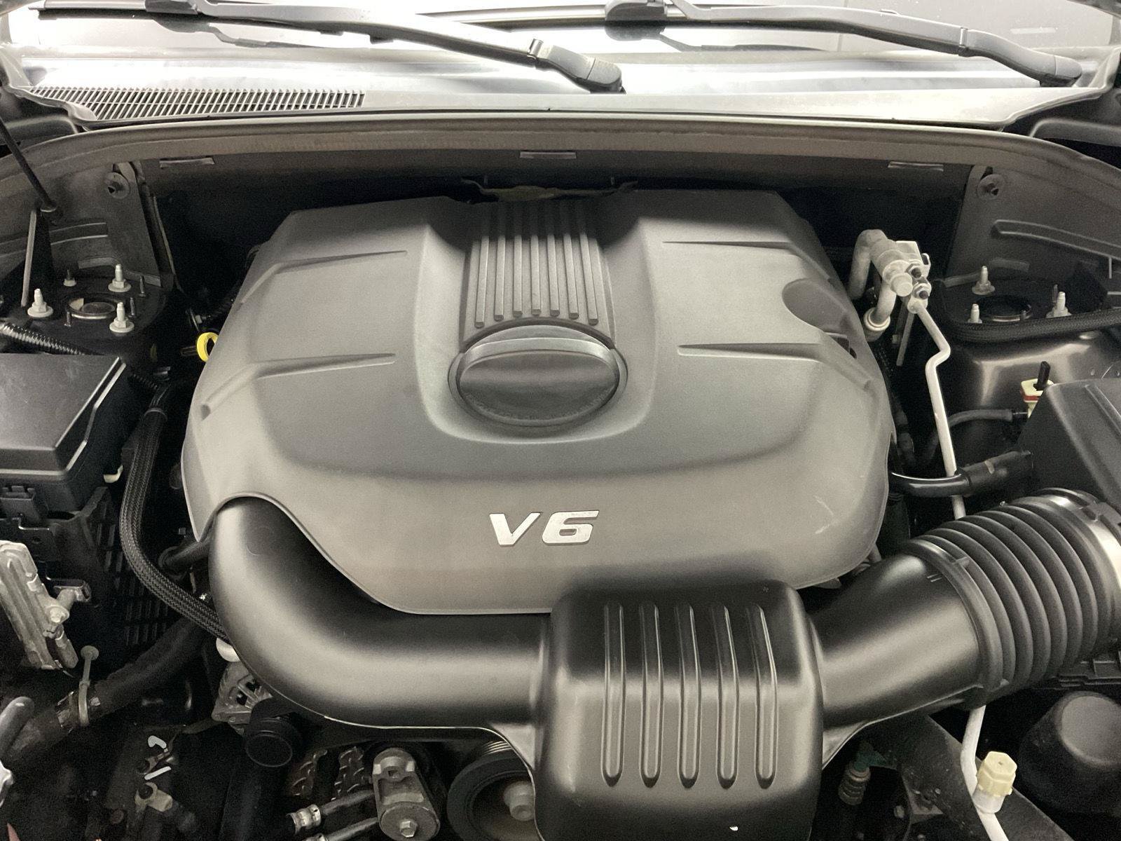 Used 2015 Jeep Grand Cherokee Limited AWD/4WD image 19