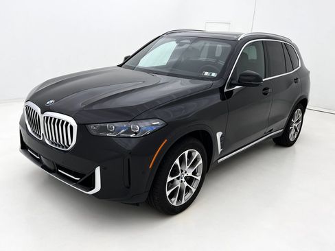 Certified 2026 BMW X5 xDrive40i w/ Climate Comfort Package AWD/4WD image 4