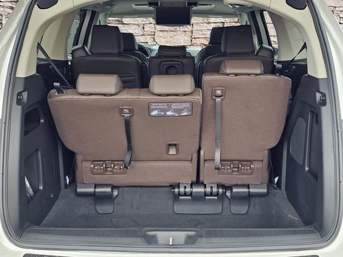 New 2026 Honda Odyssey Touring image 8