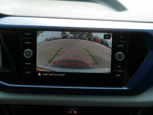Used 2023 Volkswagen Taos SE w/ Panoramic Sunroof Package AWD/4WD image 27