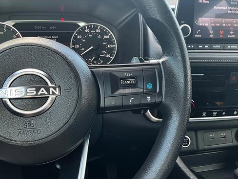 Used 2022 Nissan Rogue SV image 19