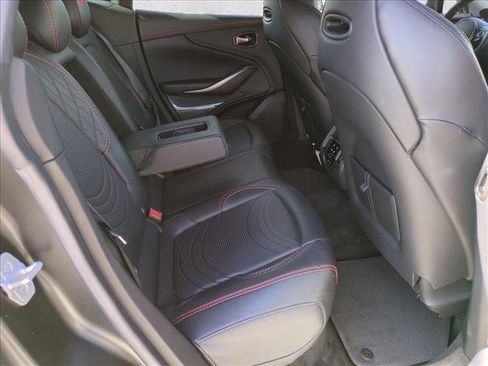 Used 2022 Aston Martin DBX image 22