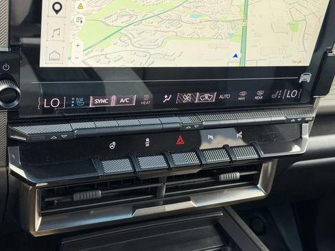 Used 2024 GMC Hummer EV 3X AWD/4WD image 24