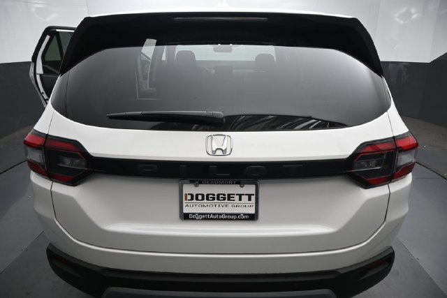 Used 2025 Honda Pilot EX-L image 10
