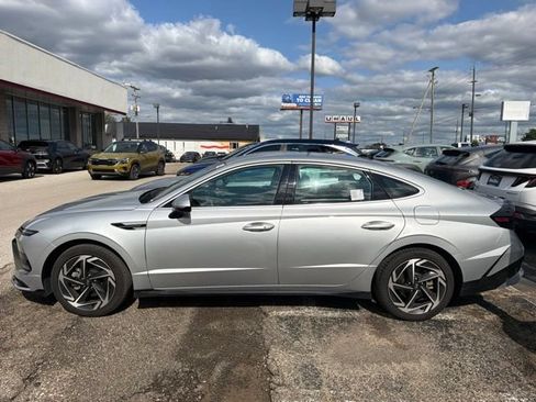 Certified 2026 Hyundai Sonata SEL FWD image 2
