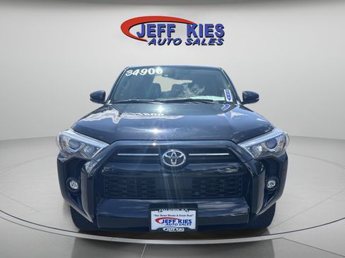 Used 2021 Toyota 4Runner SR5 Premium w/ Moonroof Package AWD/4WD image 2