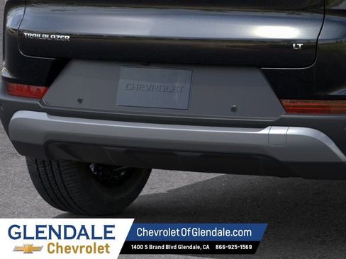 New 2026 Chevrolet TrailBlazer LT w/ LT Cold Weather Package FWD image 14