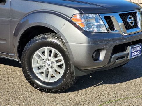 Used 2016 Nissan Frontier SV image 6