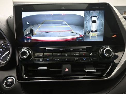 Used 2022 Toyota Highlander Platinum AWD/4WD image 12