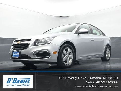 Used 2016 Chevrolet Cruze LT FWD image 9