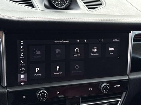 Used 2023 Porsche Macan S image 11