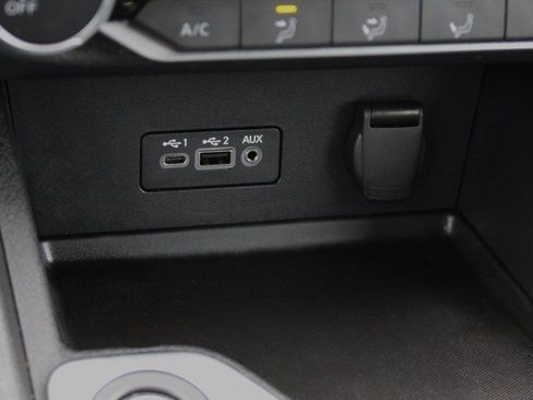 Used 2023 Nissan Sentra SV image 36