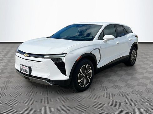 Used 2025 Chevrolet Blazer EV LT AWD/4WD image 3