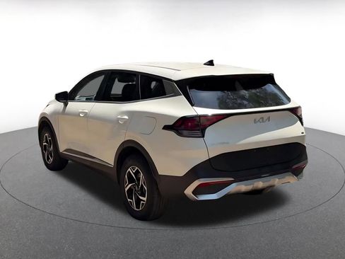 Used 2025 Kia Sportage LX image 11