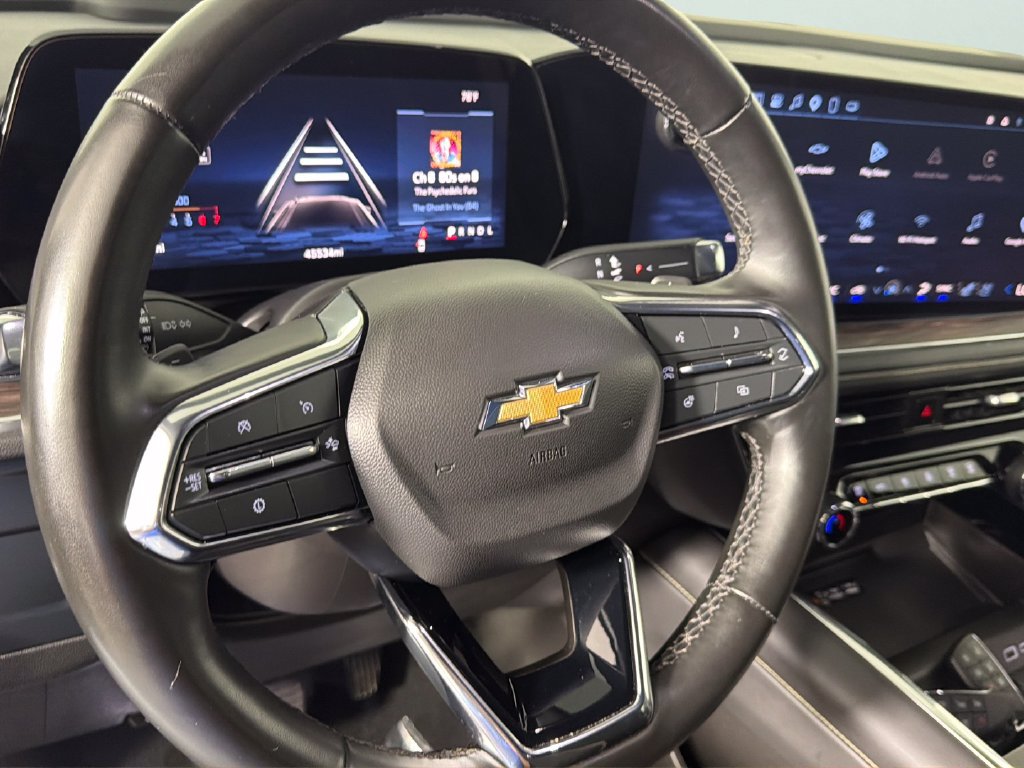 Used 2025 Chevrolet Suburban Premier RWD image 22