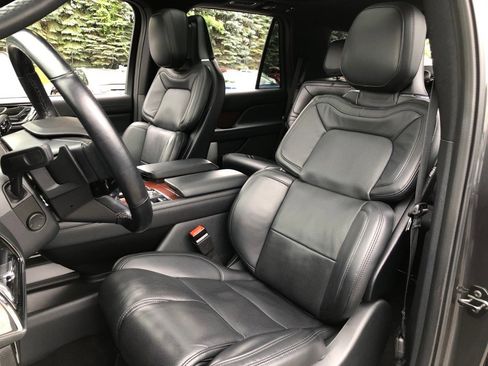 Used 2022 Lincoln Navigator Reserve image 29