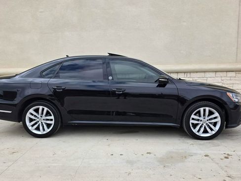Used 2019 Volkswagen Passat 2.0T Wolfsburg w/ Wheels & Sunroof Package image 2