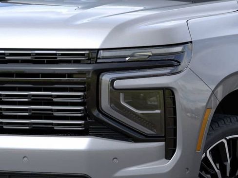 New 2026 Chevrolet Suburban High Country AWD/4WD image 10