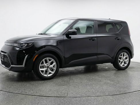 Used 2025 Kia Soul LX w/ LX Technology Package image 3