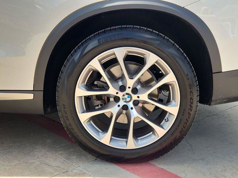 Used 2024 BMW X5 sDrive40i w/ Premium Package RWD image 34