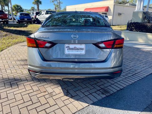 Used 2025 Nissan Altima 2.5 SV image 4