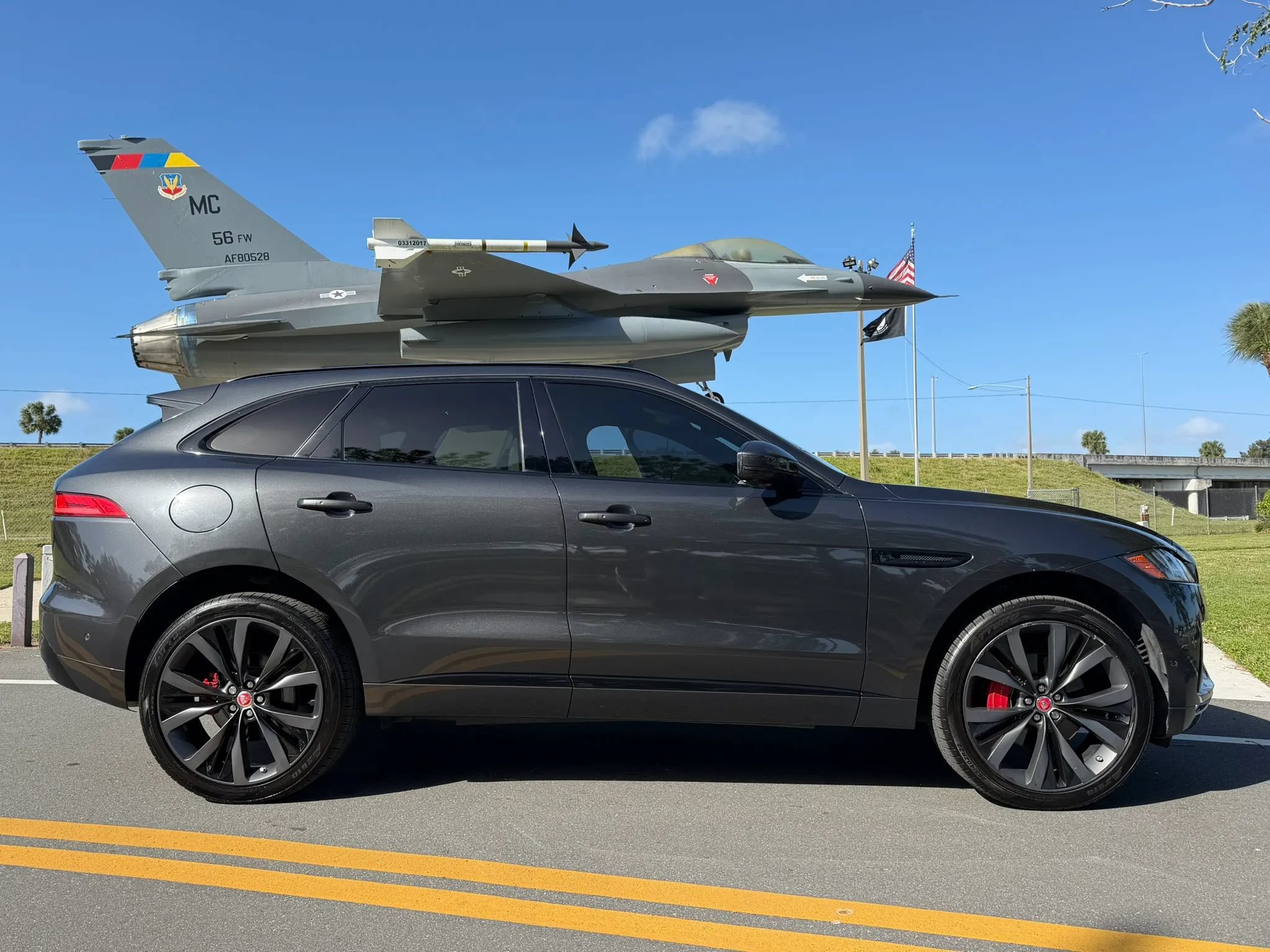 Used 2018 Jaguar F-PACE S AWD/4WD image 1