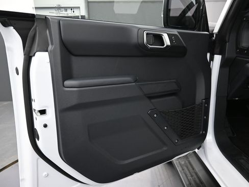 New 2025 Ford Bronco Outer Banks image 4