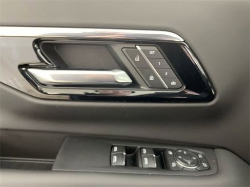 Used 2025 Chevrolet Tahoe High Country image 26