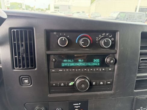 Used 2018 GMC Savana 2500 w/ Driver Convenience Package RWD image 28
