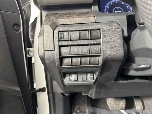 Used 2024 Toyota Tacoma Limited w/ Limited Package (LT) AWD/4WD image 14