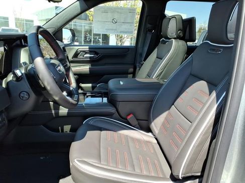 New 2026 GMC Yukon AT4 Ultimate AWD/4WD image 8