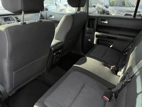 Used 2016 Ford Flex SE image 12