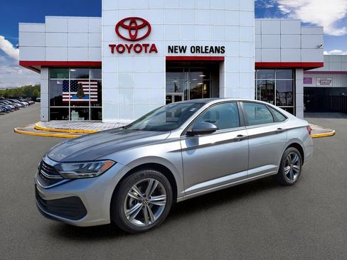 Used 2024 Volkswagen Jetta SE FWD image 1