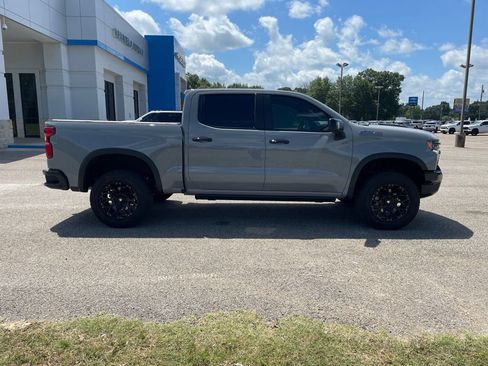 Used 2025 Chevrolet Silverado 1500 ZR2 w/ Technology Package AWD/4WD image 7