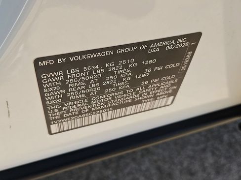 Used 2025 Volkswagen Atlas Cross Sport SE FWD image 36