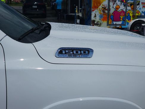 Used 2025 RAM 1500 Laramie AWD/4WD image 11