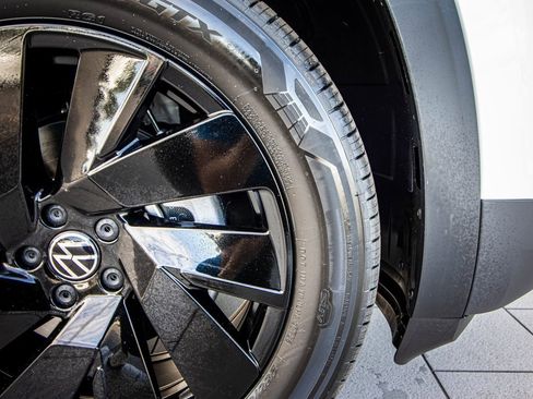 New 2026 Volkswagen Atlas Cross Sport SE image 20