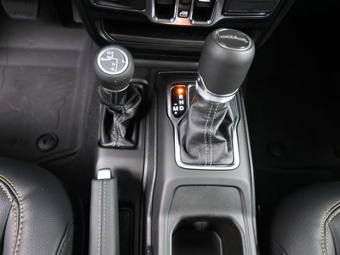 New 2025 Jeep Gladiator Sport image 32