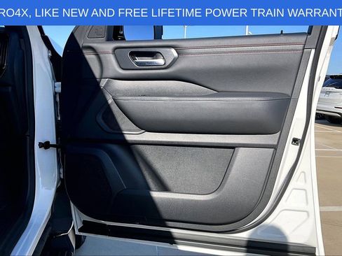 Used 2025 Nissan Armada PRO-4X image 23