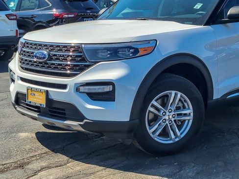 Certified 2023 Ford Explorer XLT w/ Equipment Group 202A AWD/4WD image 3