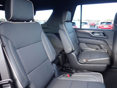 New 2026 GMC Yukon Elevation image 13