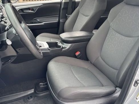 Used 2024 Toyota RAV4 XLE w/ Convenience Package image 20