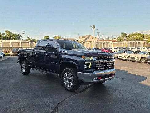 Used 2022 Chevrolet Silverado 3500 LTZ w/ LTZ Premium Package AWD/4WD image 3