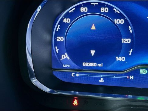 Used 2022 Chevrolet Suburban Z71 w/ Z71 Off-Road Package image 12