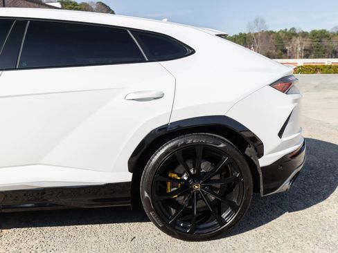 Used 2020 Lamborghini Urus image 4