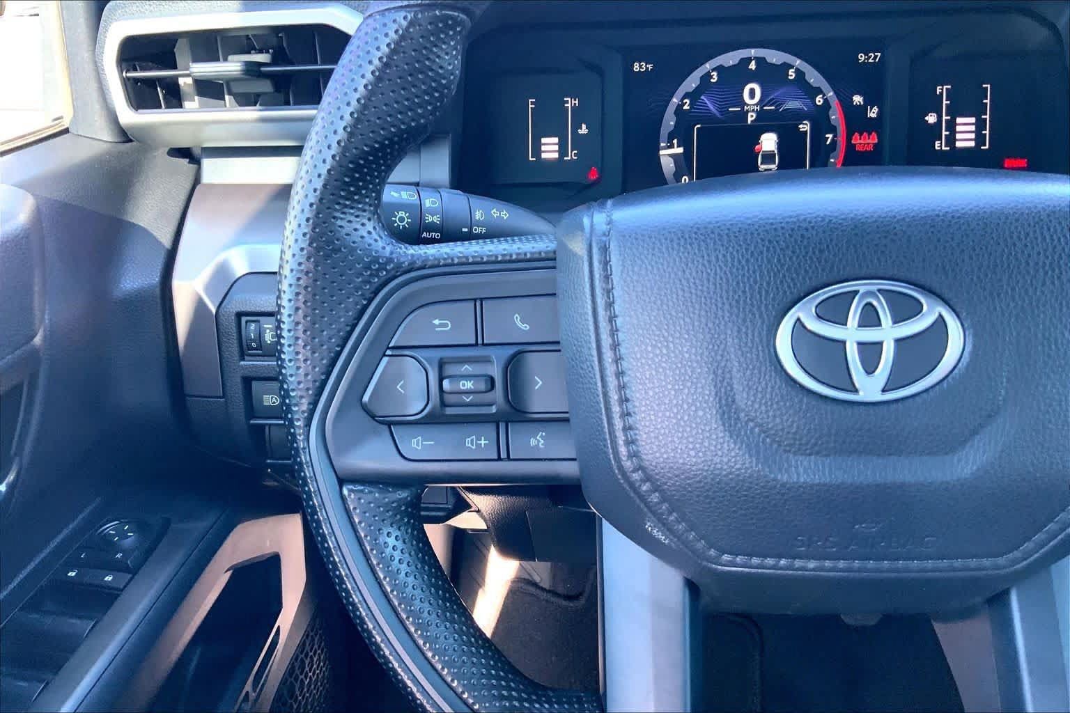 Used 2025 Toyota Tacoma SR5 AWD/4WD image 23