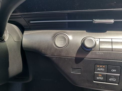 Used 2025 Hyundai Kona SEL FWD image 16