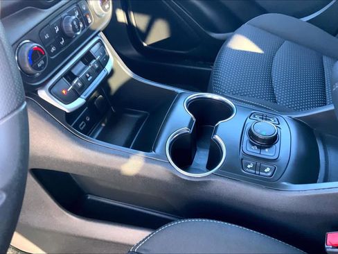 Used 2023 GMC Terrain SLE w/ Driver Convenience Package image 13