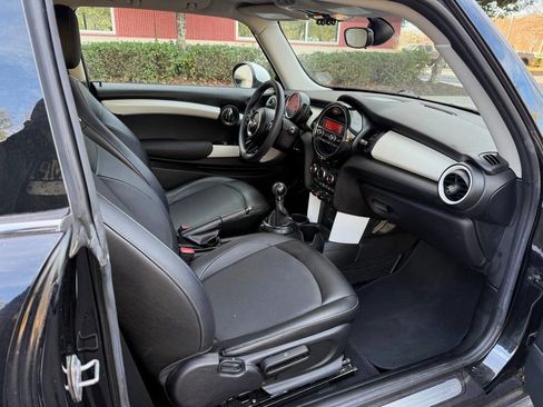 Used 2015 MINI Cooper 2-Door Hardtop image 14